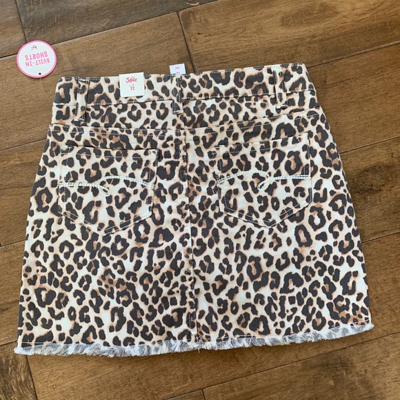 NWT JUSTICE leopard print skort, size 12. - Picture 4 of 4